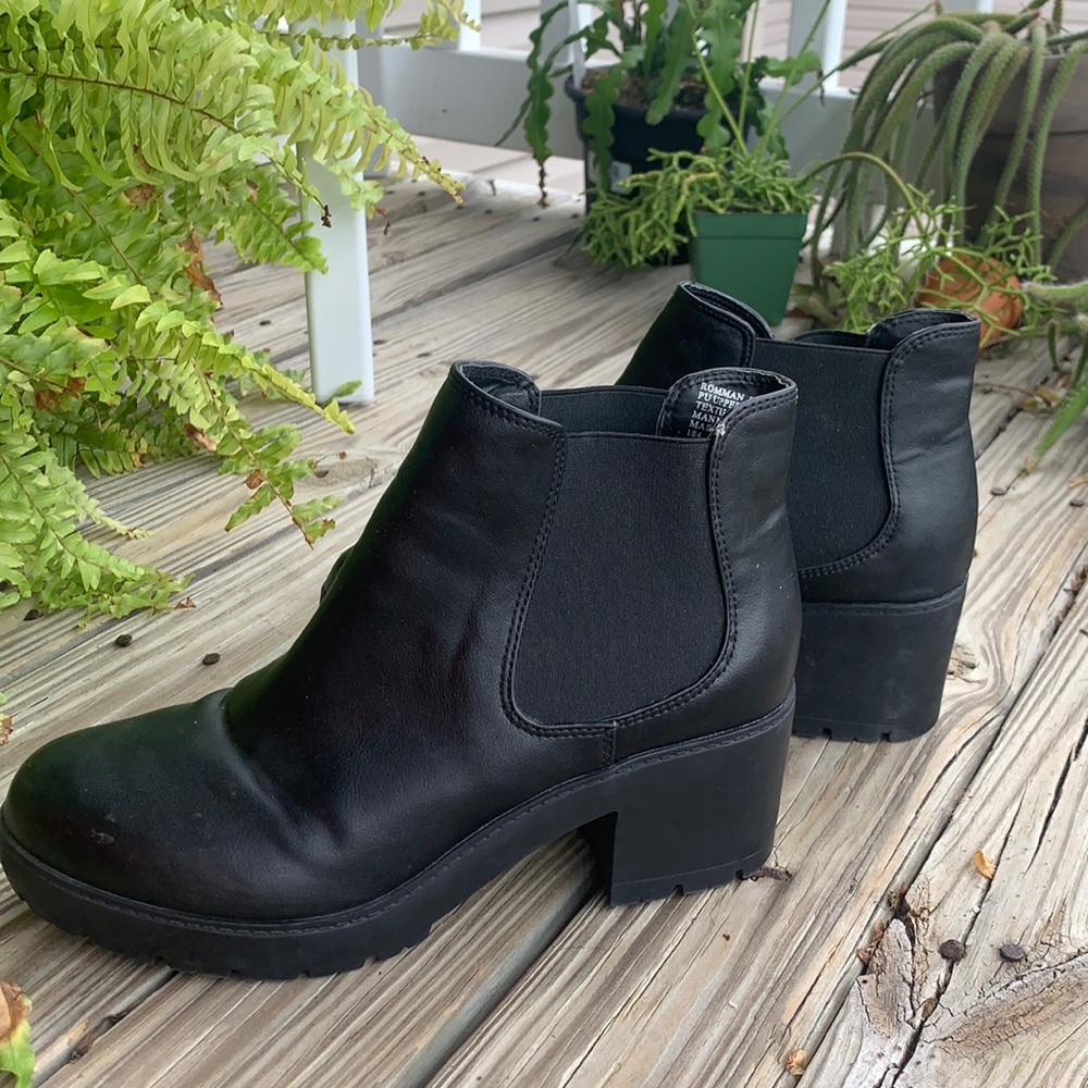 Steve Madden Roman Boots